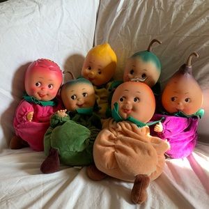 Small small world fruit babies!  Lot of six vintage dolls.